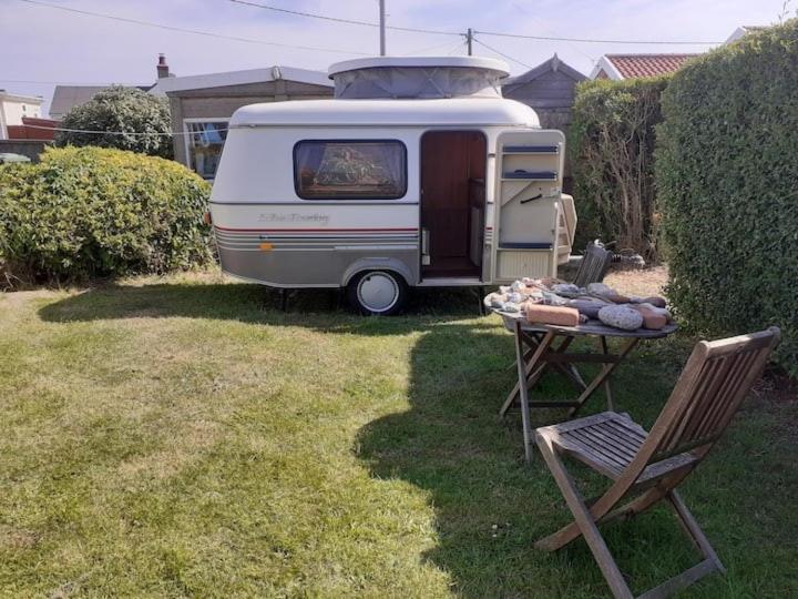 Sundial Cottage Eriba Caravan NWI Exteriör bild